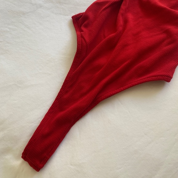 BRANDY MELVILLE RED BODY SUIT - Picture 5 of 6